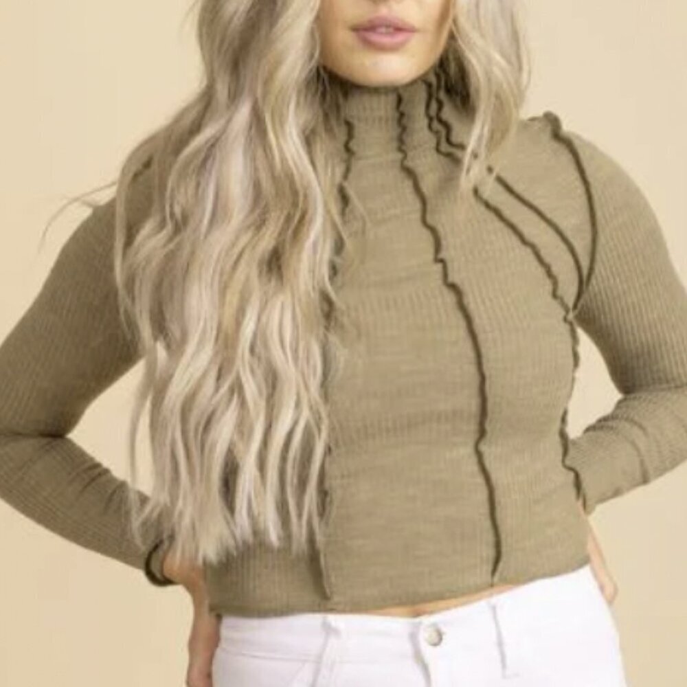 New In Mock Neck Crop Top